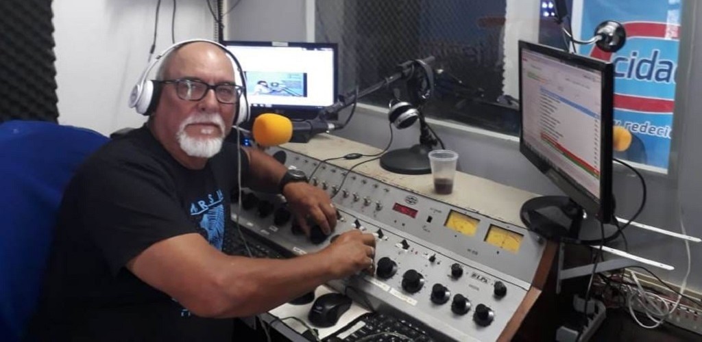 Radialista Glei Santana é atingido por facada, em Pelotas