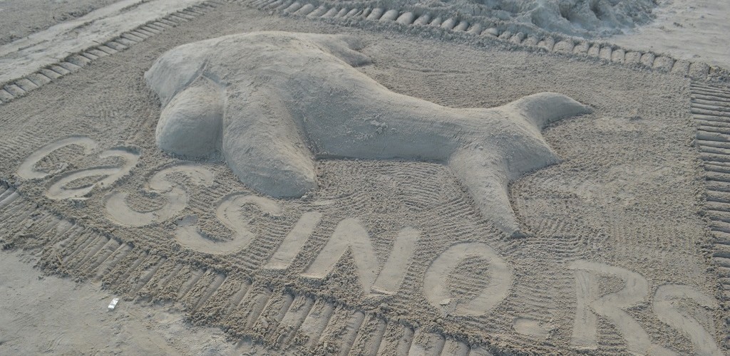 Festival de esculturas em areia e de pipas e pandorgas movimentaram o balneário Cassino