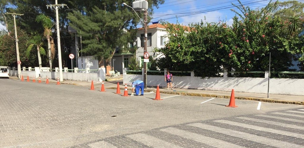 Trecho na Edgardo Pereira Velho passa a ter estacionamento oblíquo, em SJN