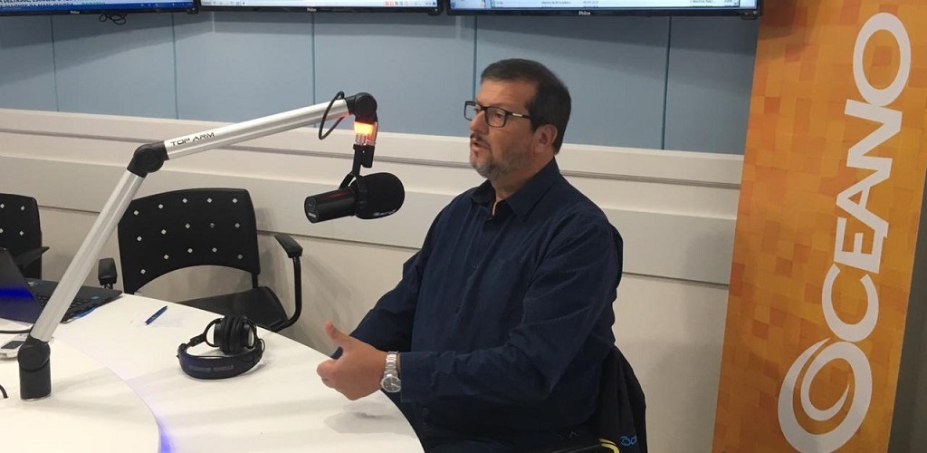 Buracos nas ruas e iluminação pública foram temas de entrevista com o prefeito municipal