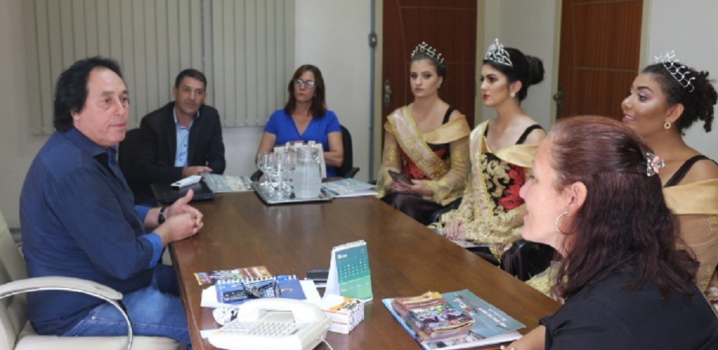 Corte da 16ª Expocace  divulga festa 