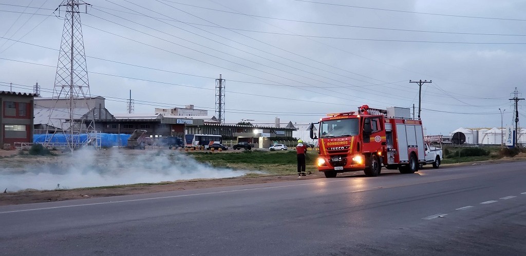 Área de vegetação é atingida por incêndio no Distrito Industrial