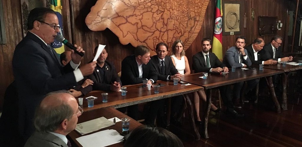 Movimentos Aliança Rio Grande e Pelotas pedem liderança de Leite pela BR-116