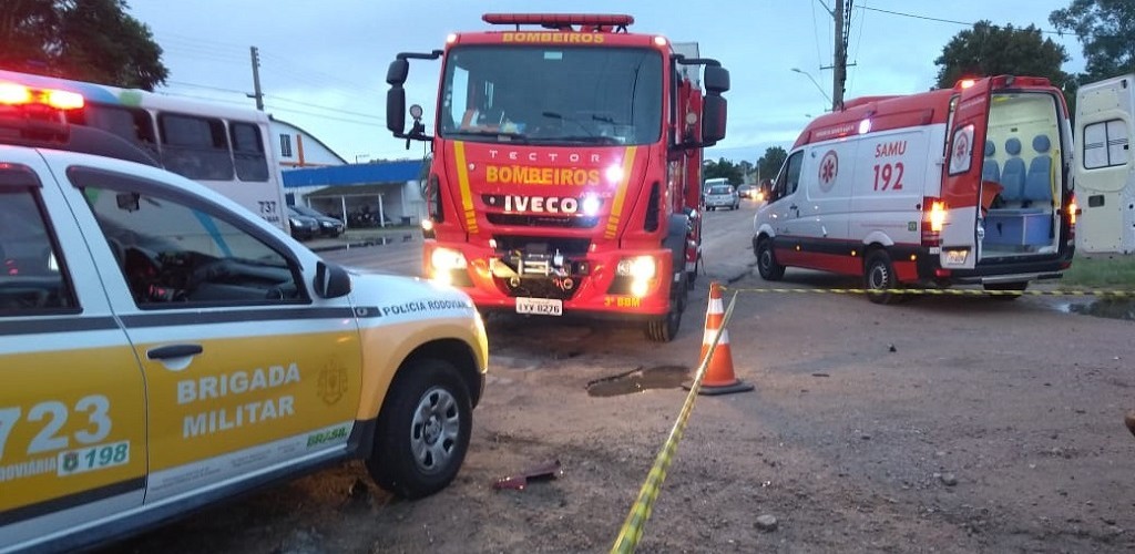 Motociclista fica gravemente ferido em acidente com caminhão na ERS 734