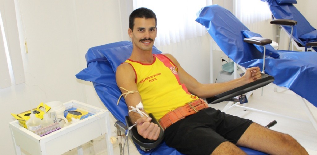Guarda-vidas promovem campanha de doação de sangue