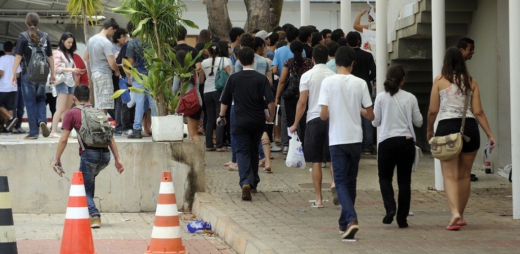 Taxa do ENEM será de R$ 85; isenção pode ser solicitada em abril