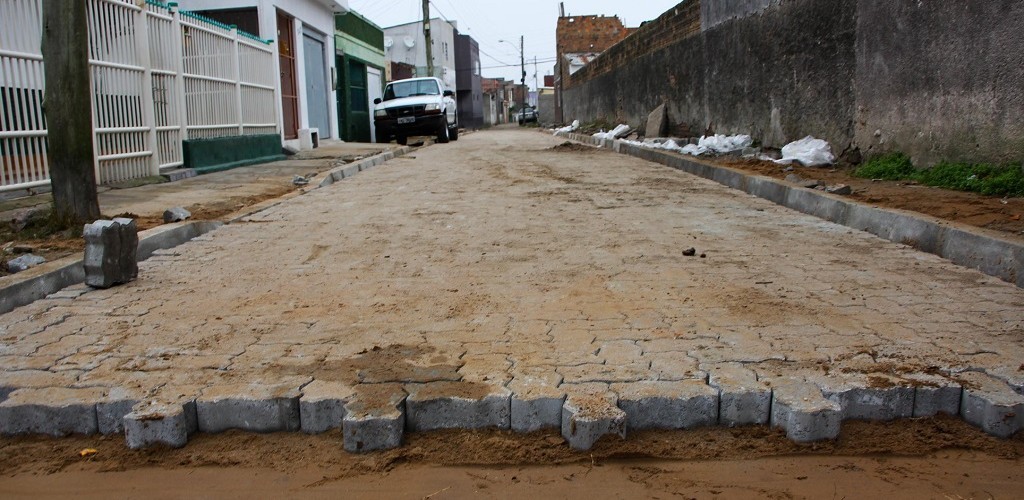 Realocação de casas paralisa momentaneamente obras no BGV
