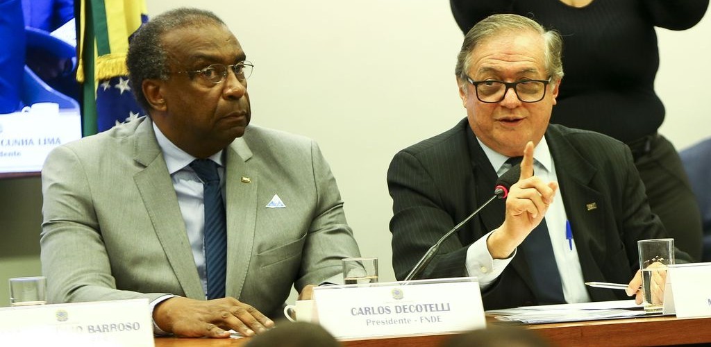 Presidente do Inep foi demitido porque "puxou o tapete", diz Vélez