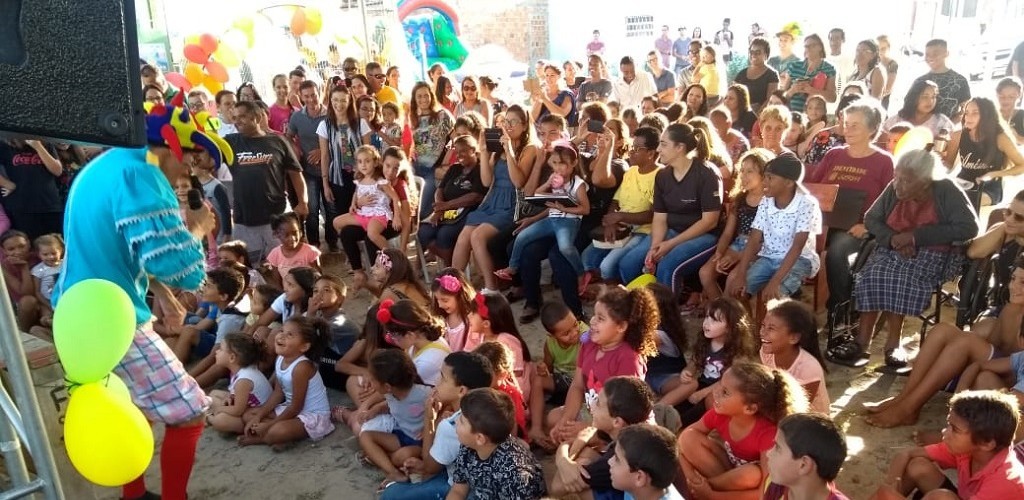 Ação social para as crianças da comunidade do Ferrari