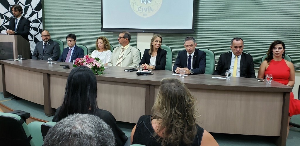 Com a presença da chefe de polícia, Lígia Furlanetto assume como nova delegada regional