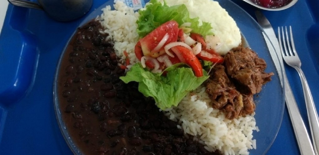 Comunidade pode participar de cursos no Restaurante Popular