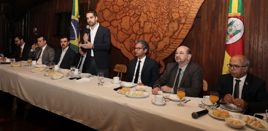A votação da PEC é parte de um grande plano de reestruturação do RS, afirma Leite a deputados