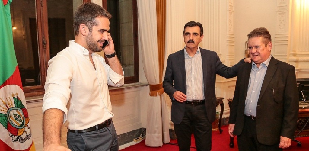 A vitória mostra convergência na agenda que propomos, afirma Leite após aprovação de PEC em 1º turno