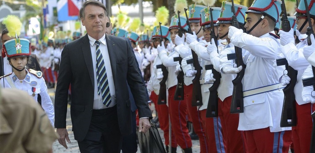 Bolsonaro diz que meta é implantar um colégio militar em cada capital