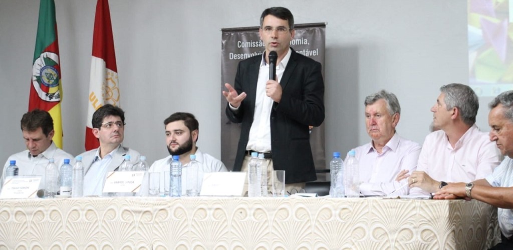 Audiência debate construção de porto em Torres