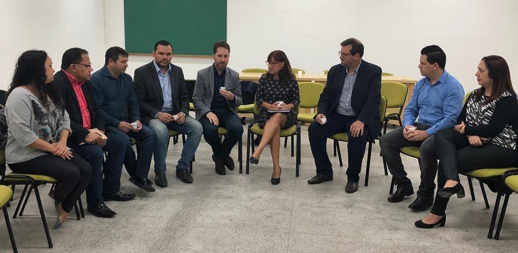 Reitora recebe prefeito e Comissão de Educação da Câmara de Vereadores