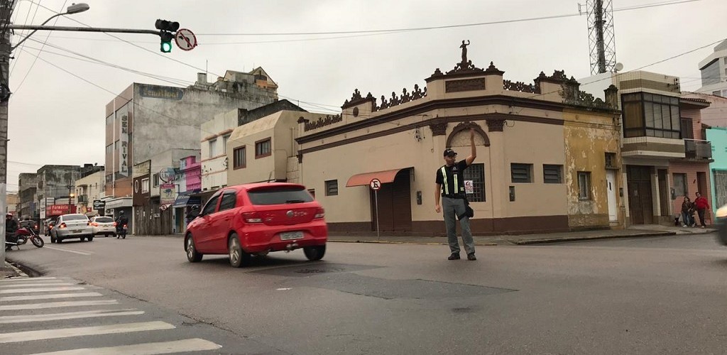 Queda de luz na madrugada causa problemas em sinaleiras