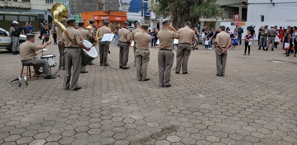 Brigada Militar realiza ação em homenagem ao Dia das Mães
