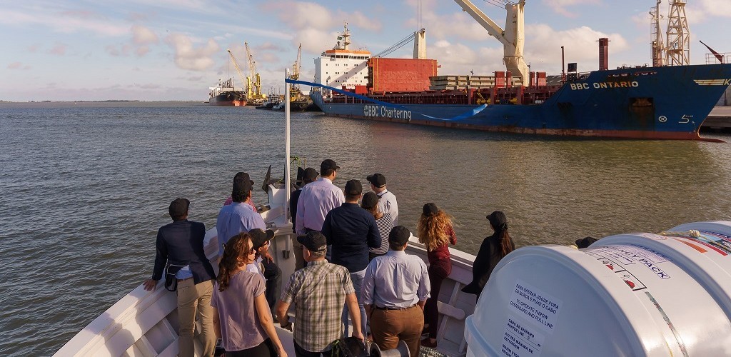 Adidos comerciais conhecem o Porto do Rio Grande