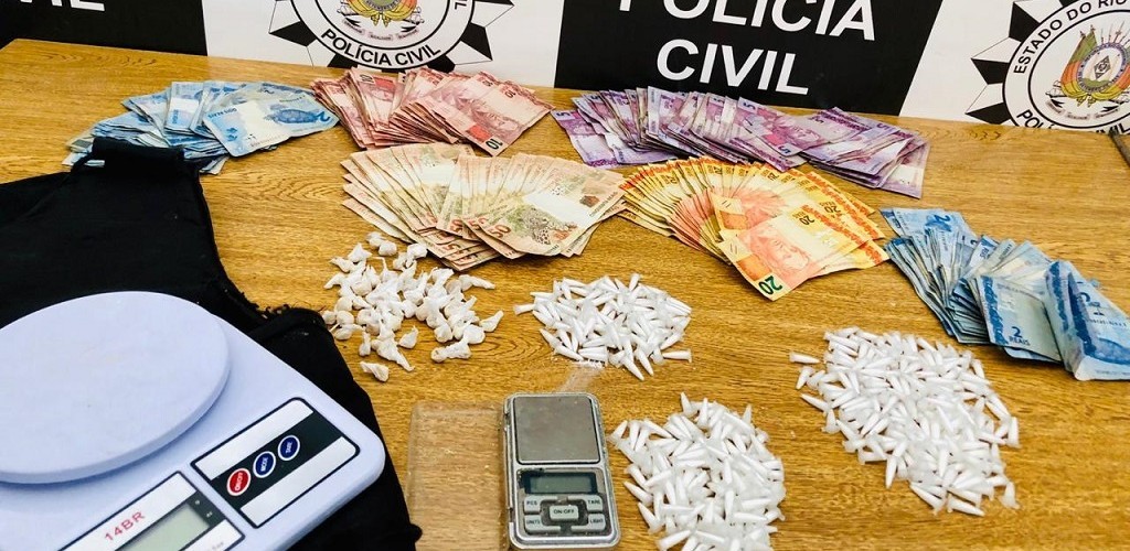 Polícia Civil prende mulher gerente do tráfico no bairro Navegantes