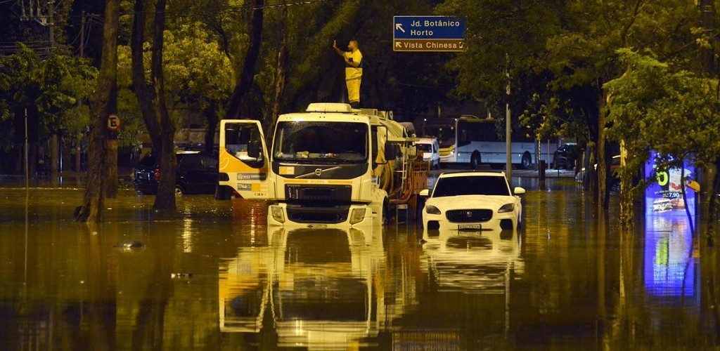 Temporal deixa pelo menos três mortos no Rio de Janeiro