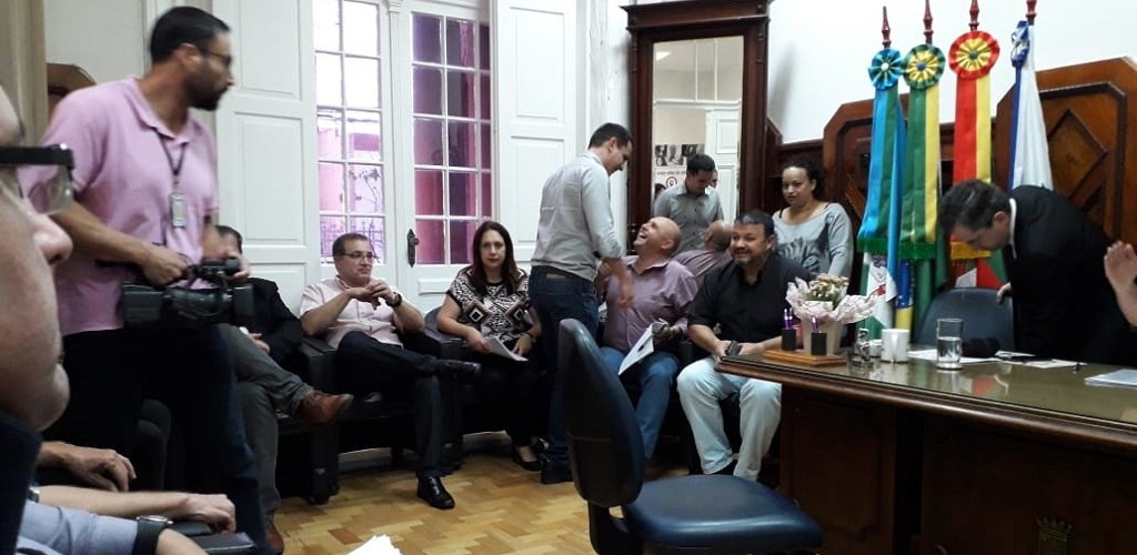 Motoristas de aplicativos reúnem-se na Câmara e apresentam propostas de alteração ao PL 034