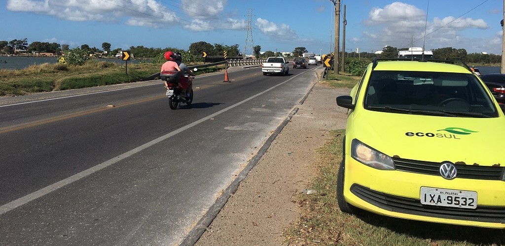 Ecosul orienta motoristas para obra na BR-392