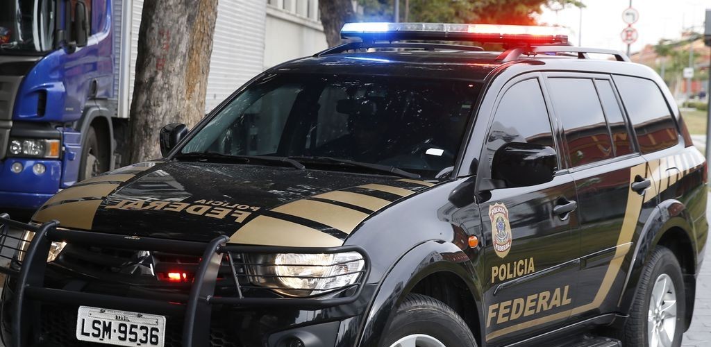 Bolsonaro confirma convocação de mil policiais federais