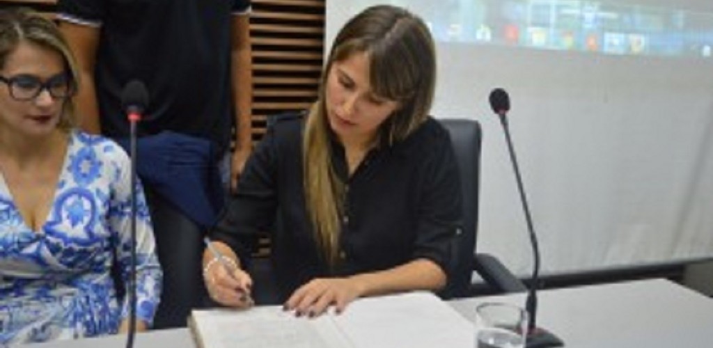Titular da Delegacia da Mulher toma posse