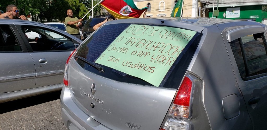 Motoristas de aplicativos de transporte protestam em RG