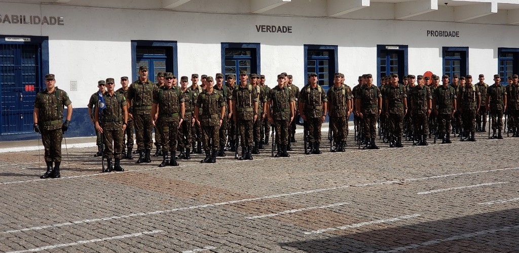 Aniversário do Exército Brasileiro foi comemorado com solenidade no 6º GAC
