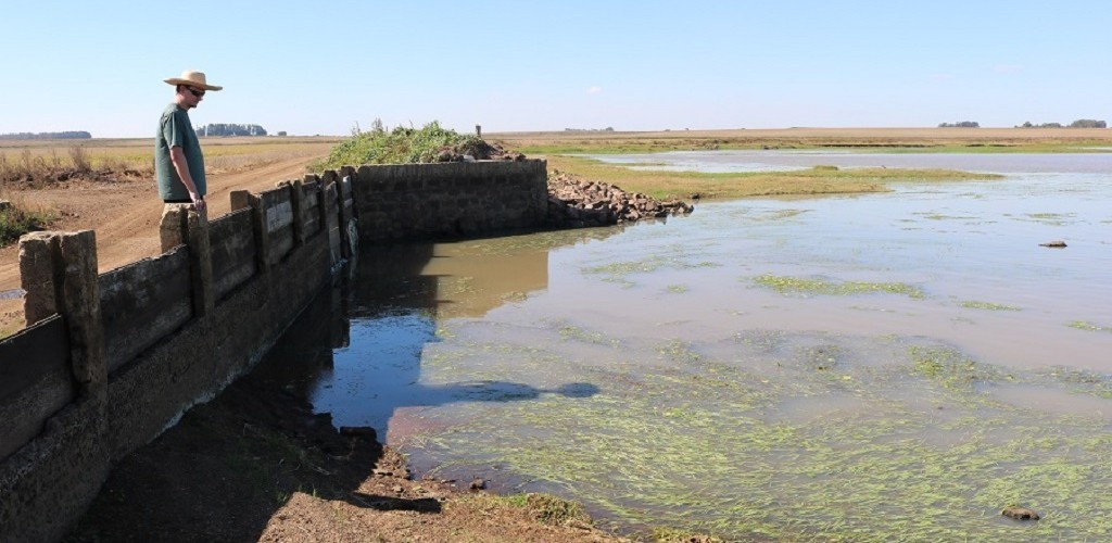 Secretaria vistoria barragens e indica providências, quando necessárias