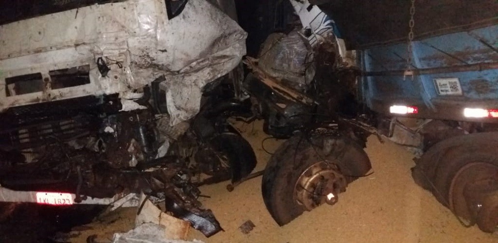 Acidente entre caminhões causa grande congestionamento na BR 392