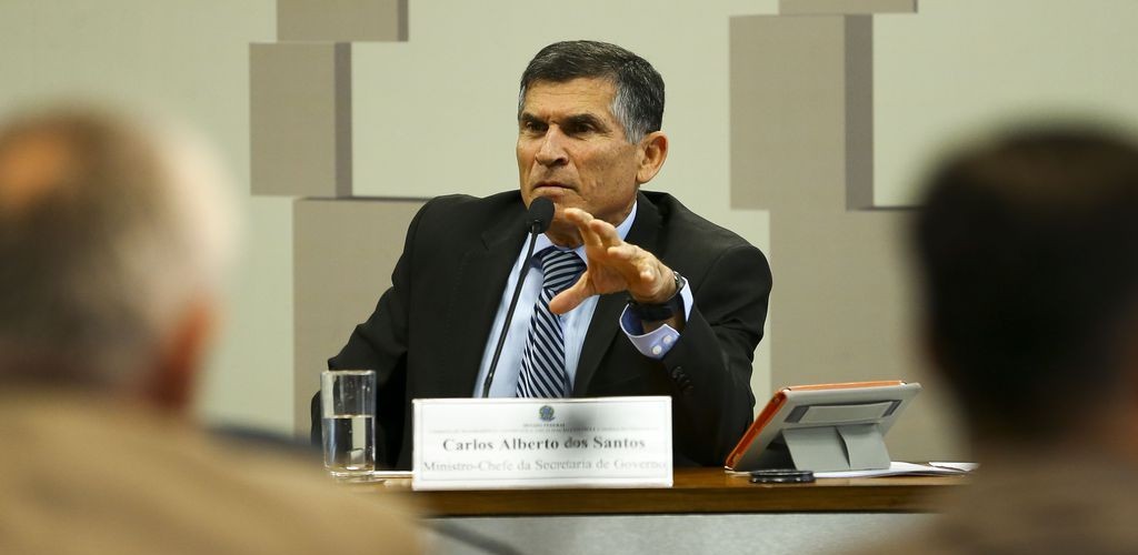 Santos Cruz deixa Secretaria de Governo; General Ramos assume