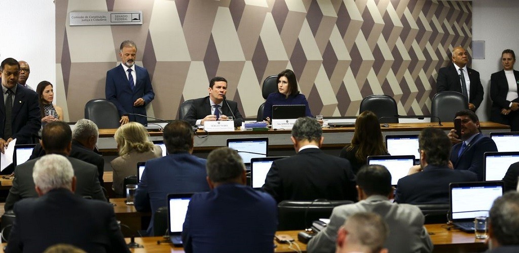 Moro afirma que modelo processual brasileiro exige parcimônia de juiz