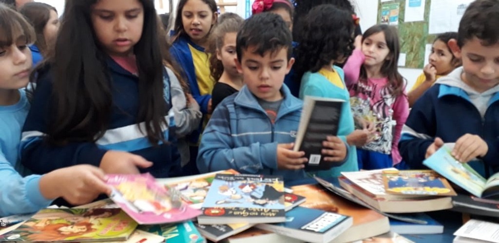 2ª Feira Literária é realizada em SJN 