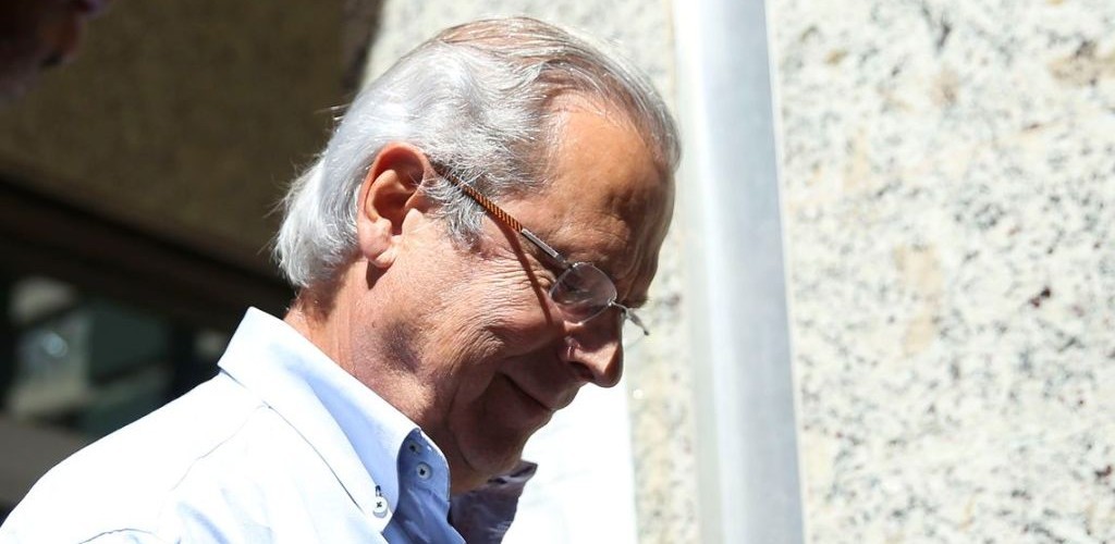 Dirceu se apresenta à PF em Curitiba para cumprir pena