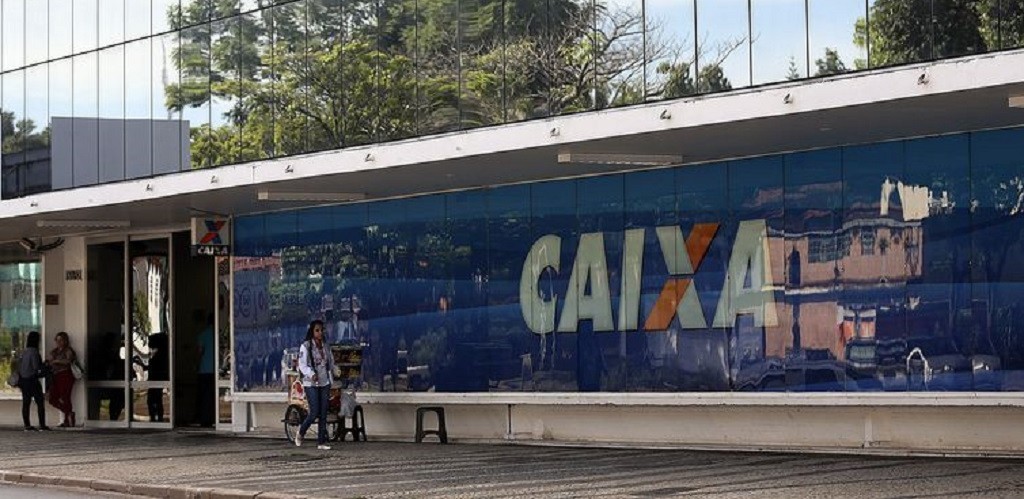 Caixa começa a chamar candidatos aprovados no concurso de 2014