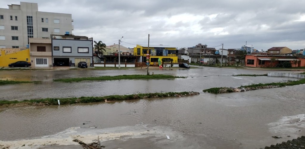 Suba da maré no Cassino não causou danos, diz secretário