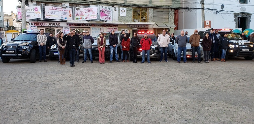 Sirenaço no Largo Dr. Pio homenageia policial morto em Montenegro