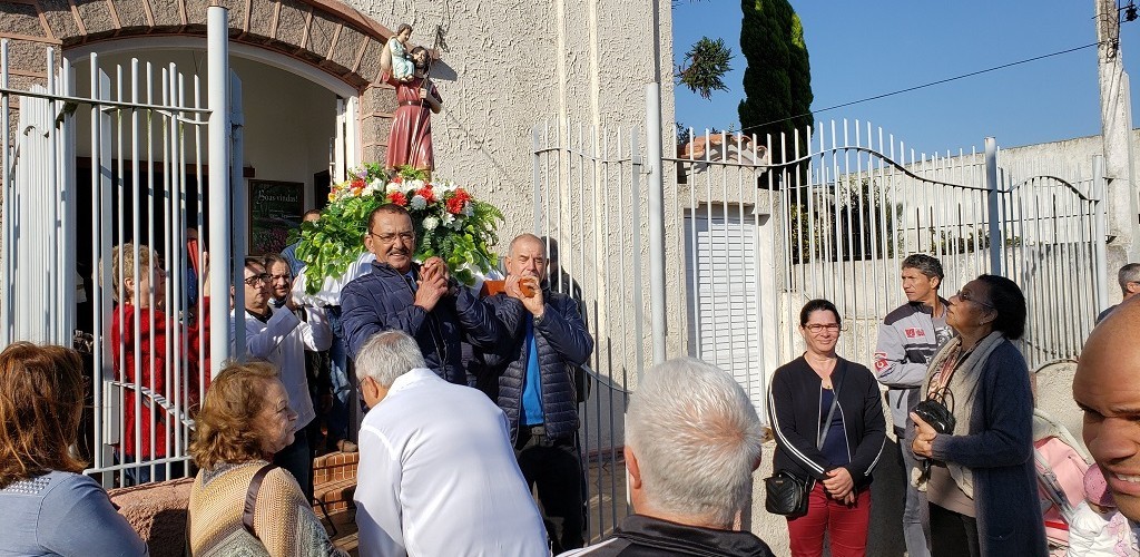 Motoristas homenageiam São Cristóvão em procissão