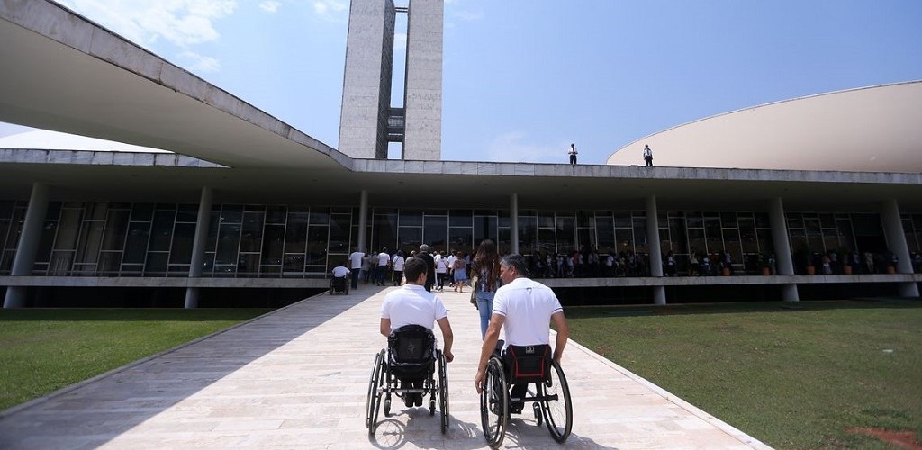 Lei de Cotas para Deficientes completa  28 anos