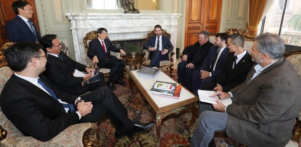 Leite recebe embaixador do Japão e diz que RS busca ambiente de negócios mais atrativo