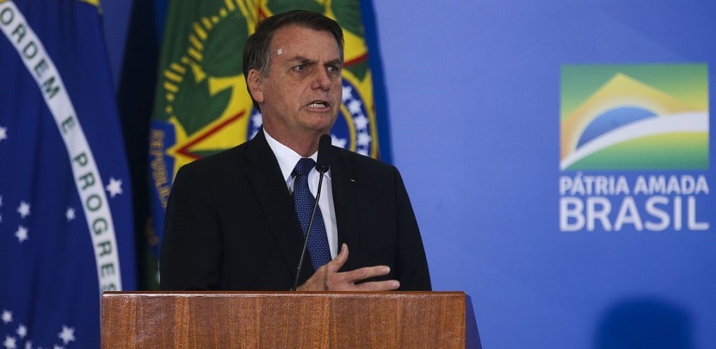 Bolsonaro revoga decreto de armas e publica novas regras