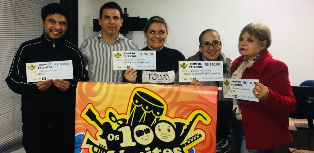  Instituições recebem valor arrecadado no Show de Talentos