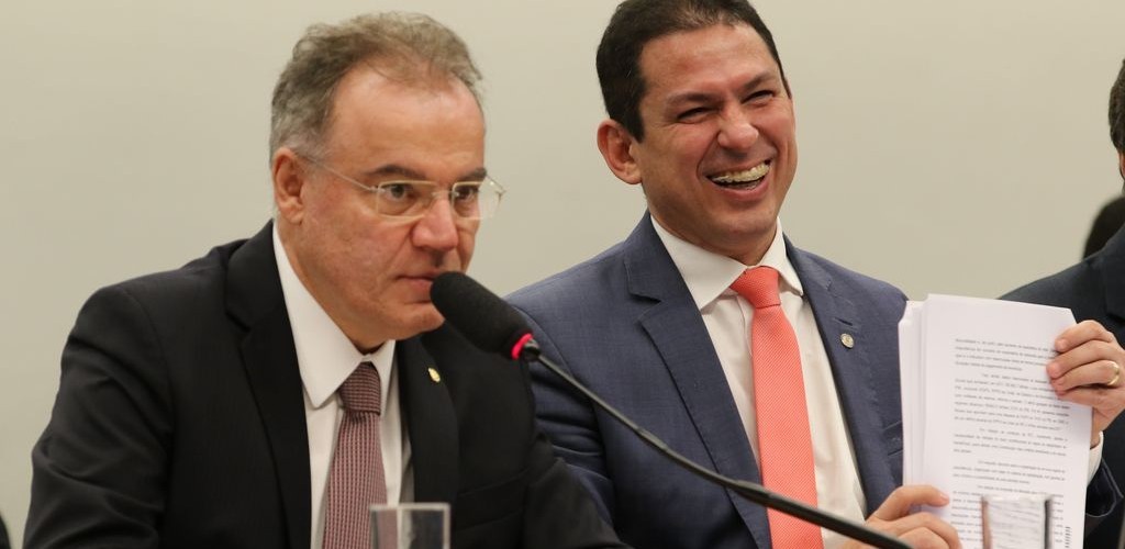 Leitura do parecer complementar da reforma é marcada para terça-feira