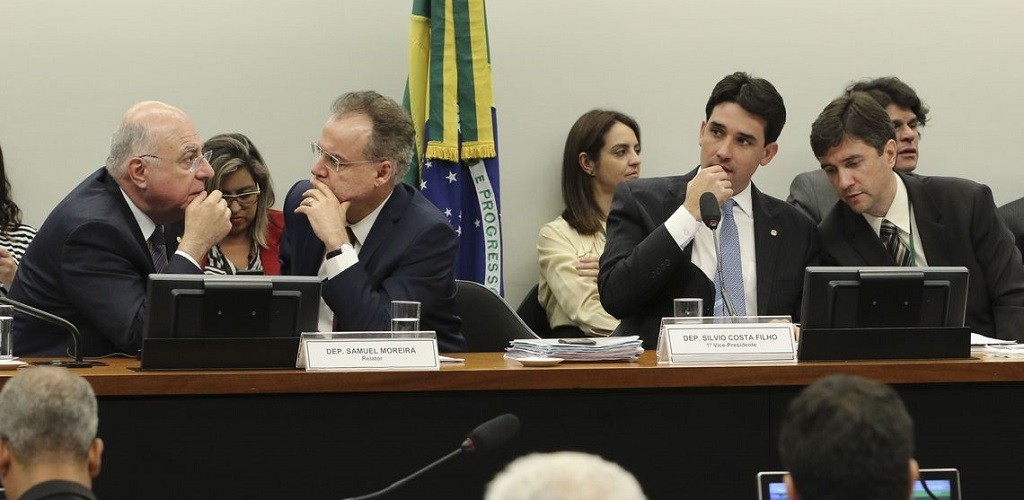 Novo relatório da reforma da Previdência mantém economia de R$ 1 tri