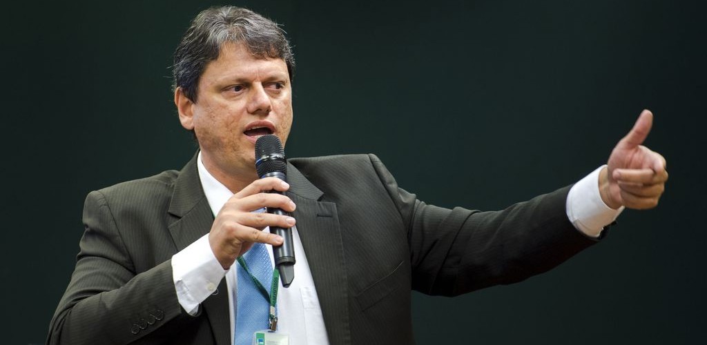 Brasil deve retomar grau de investimento em breve, diz ministro
