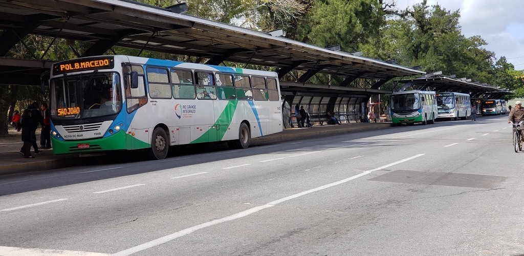 Dia de paralisação tem transporte coletivo funcionando normalmente