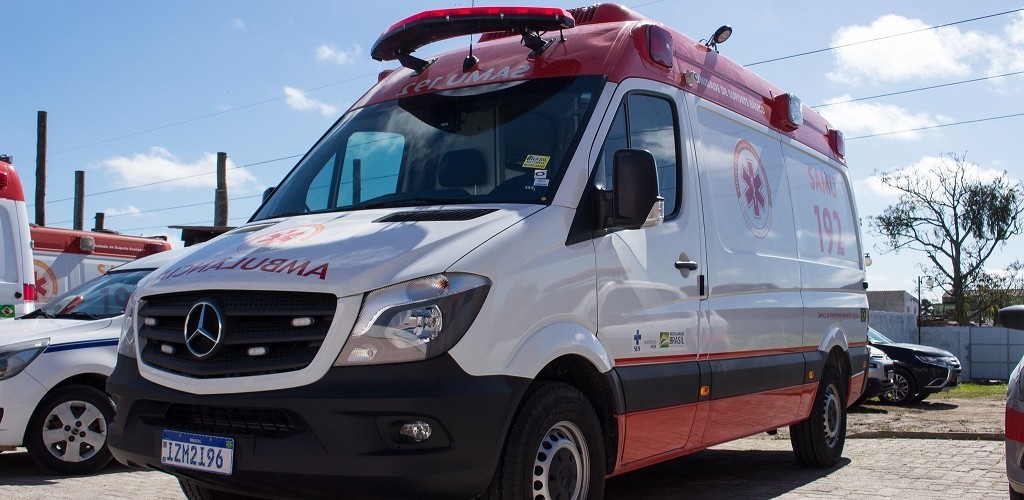 Samu Pelotas recebe nova ambulância